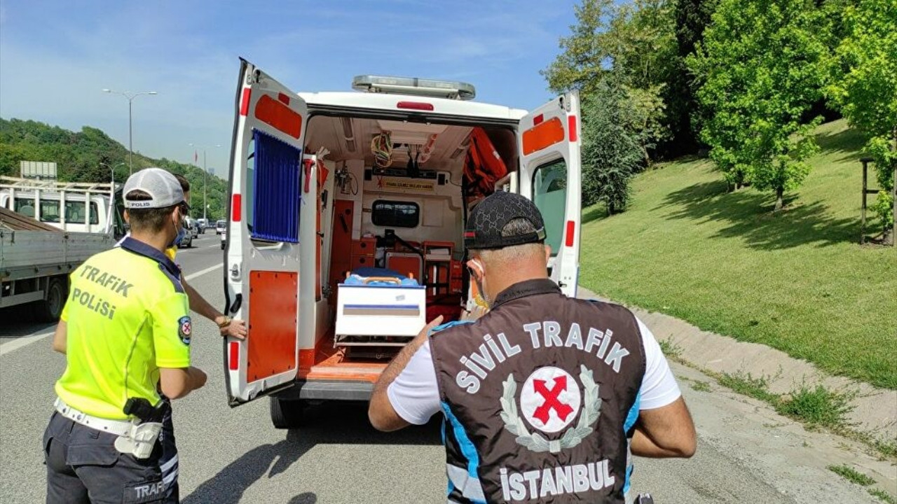 Polis denetimi yapıldı! Boş 2 ambulansa ceza kesildi...