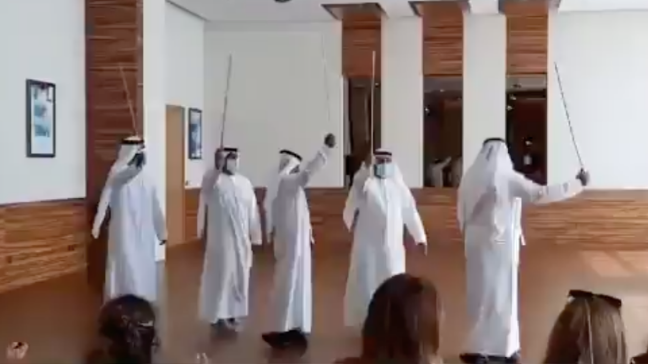 BAE'liler İsrail heyeti karşısında böyle kıvırdı