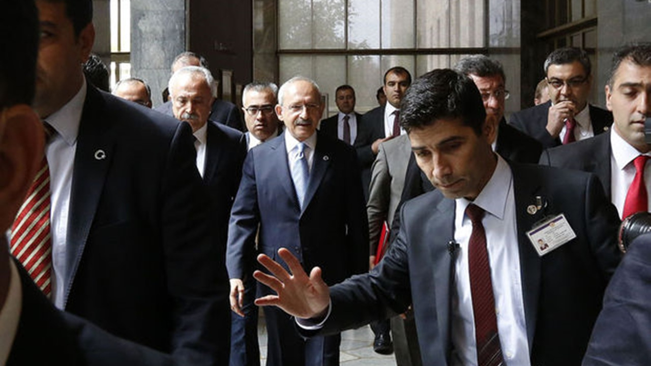 Kılıçdaroğlu'nun 2 koruma polisi 'rüşvet' iddiasıyla gözaltında