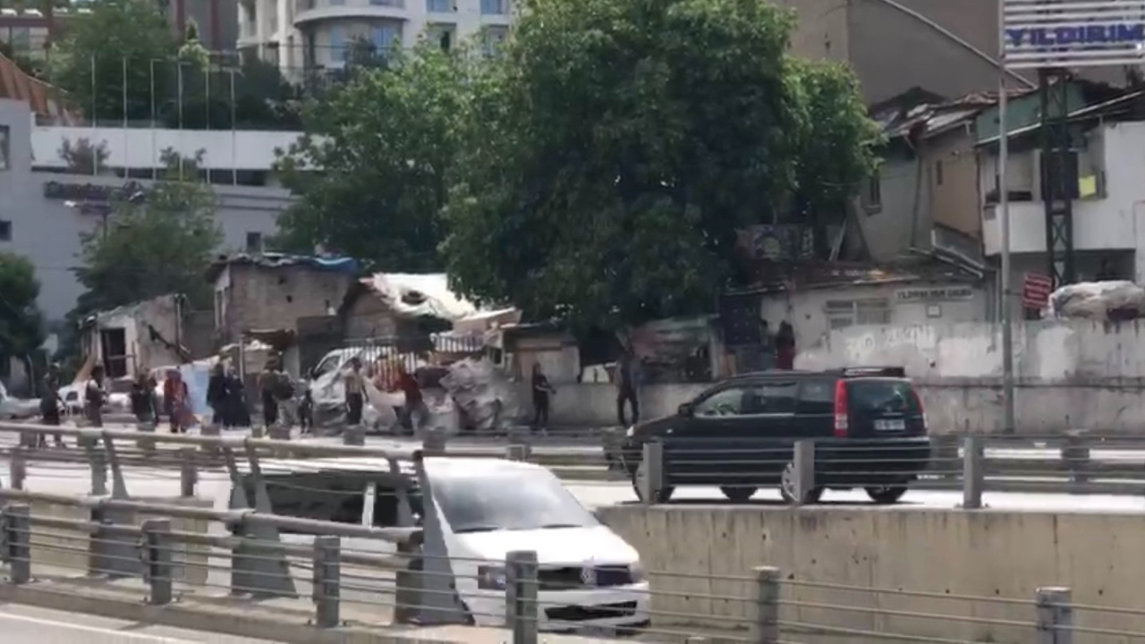 Şişli'de inanılmaz görüntü! Ortalık savaş alanına döndü