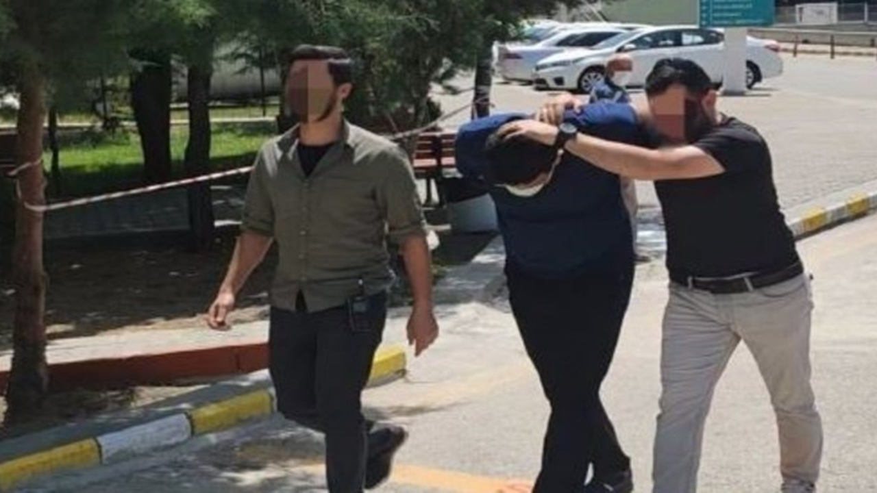 FETÖ'nün Emniyet mahrem imamı saklandığı evde kıskıvrak yakalandı