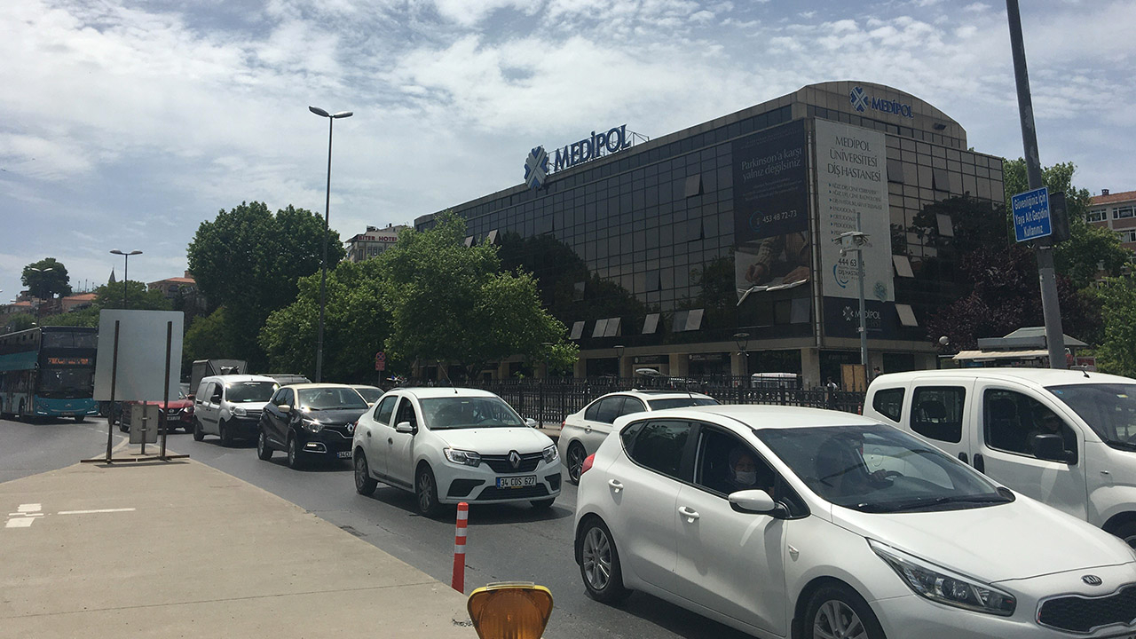İBB'nin çalışması trafiği kilitledi