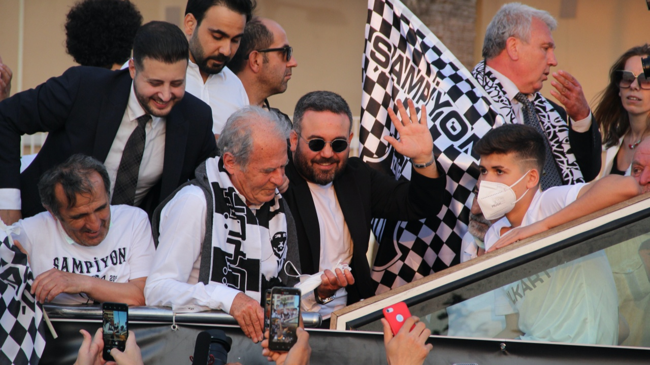 Altay'dan üstü açık otobüsle Süper Lig zafer turu