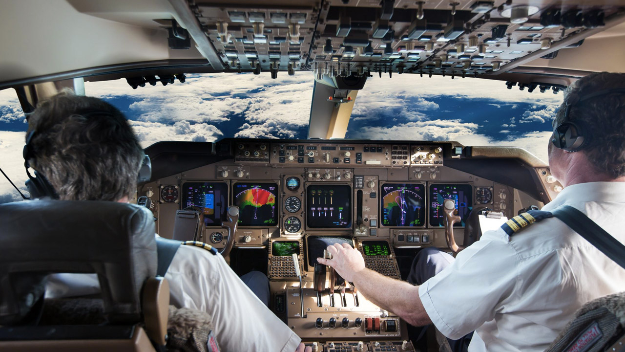 Pilot, uçak havadayken 40 dakika uyudu