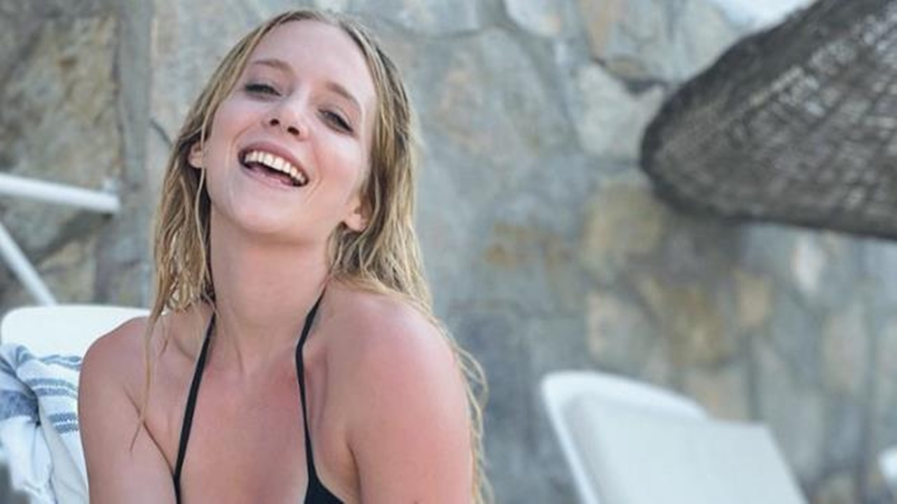 Dizi final yapınca soluğu tatilde aldı! Bikinili pozlar mest etti!