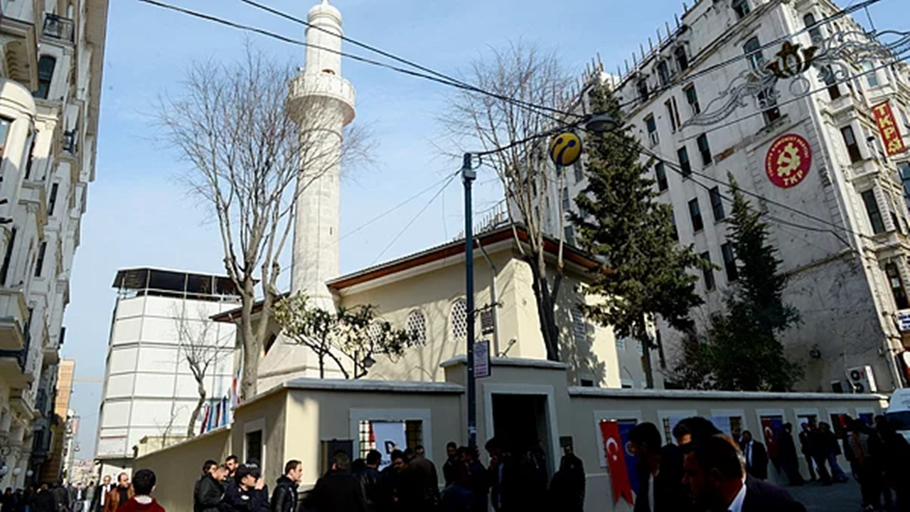 Nazım Hikmet Ağa Camii şiir sözleri! "Ah, ey zavallı cami..."