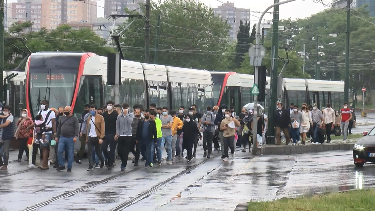 Topkapı'da Tramvay yolunda kaza