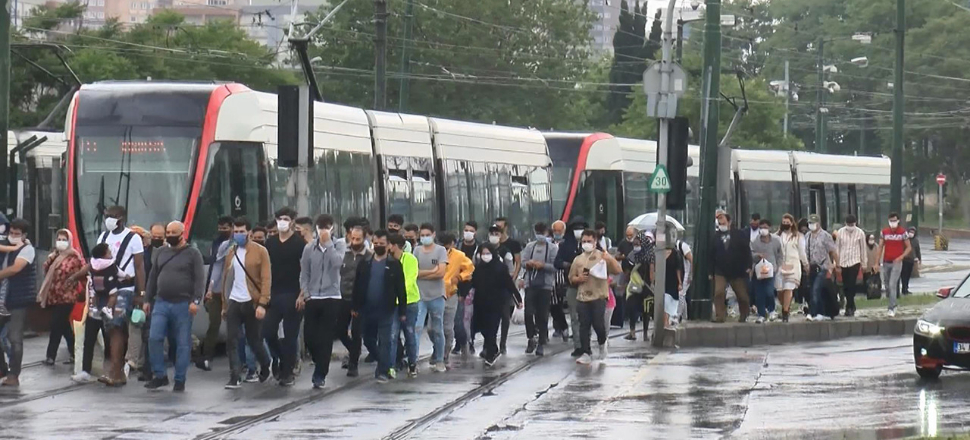Topkapı'da Tramvay yolunda kaza