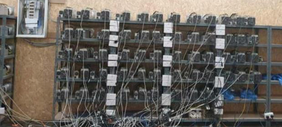 Uyuşturucu baskınına giden polis bambaşka bir manzarayla karşılaştı
