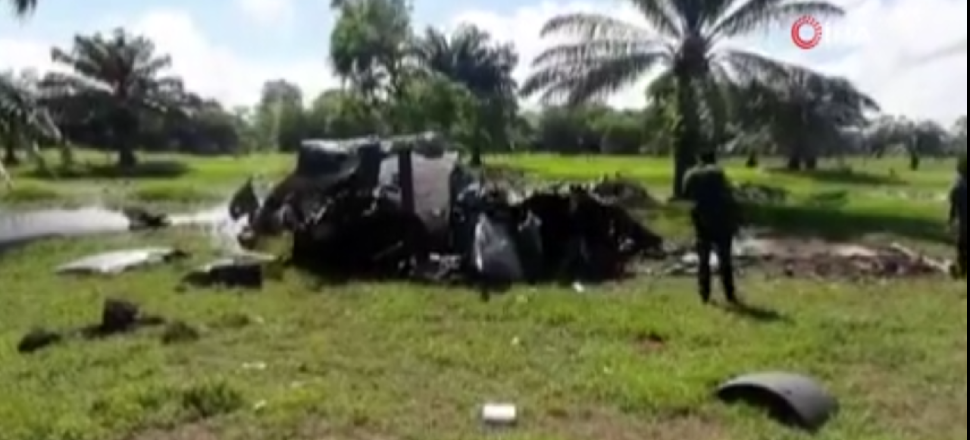 Kolombiya’da narkotik polislerini taşıyan helikopter düştü