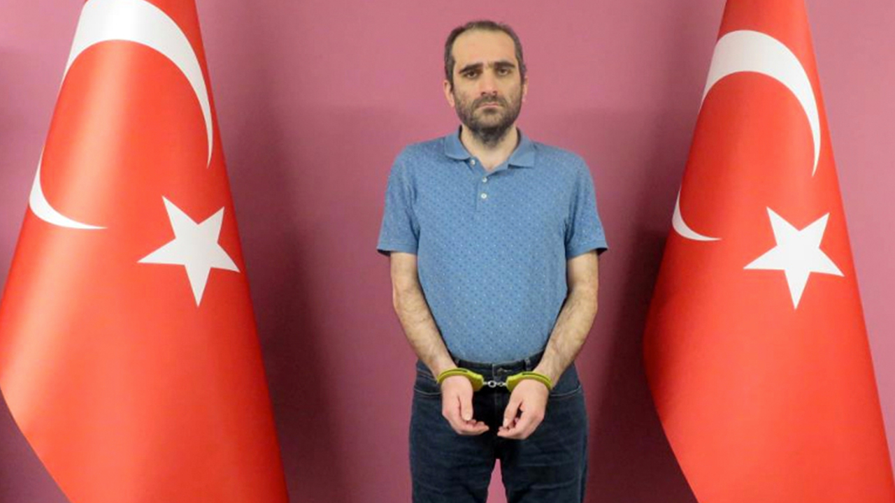 FETÖ üyesi Selahattin Gülen MİT'in operasyonuyla Türkiye'ye getirildi