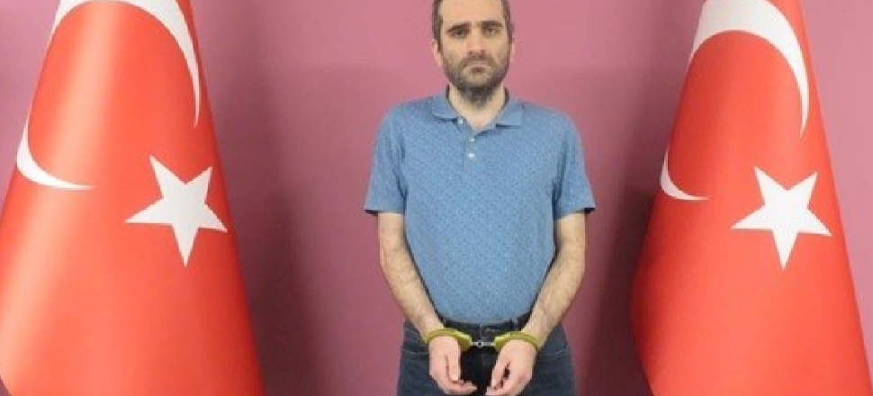 MİT operasyonuyla yakalanan FETÖ elebaşının yeğeni Türkiye'ye getirildi
