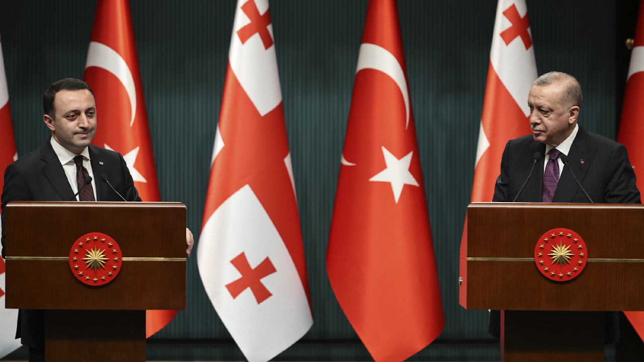 Cumhurbaşkanı Erdoğan'dan Ermenistan ile üçlü işbirliği önerisi