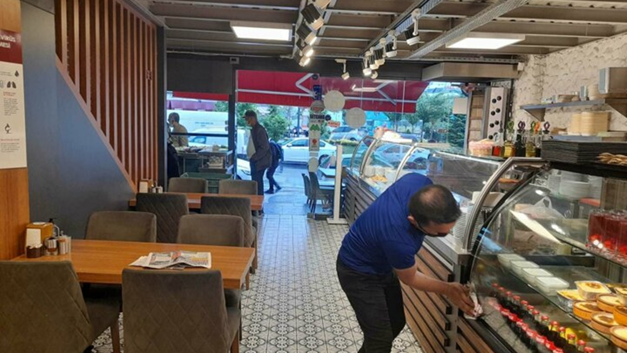 İşletmeler erken saatte kapılarını açtı