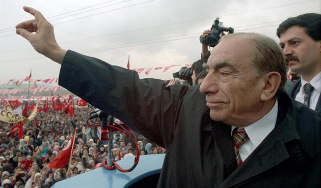 Alparslan Türkeş ölümünün 20 yılında anıldı!