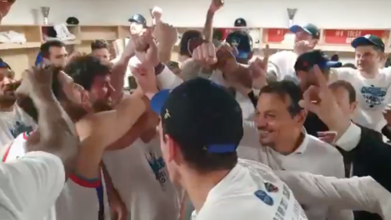 Ergin Ataman'dan şampiyonluk konuşması; "Avrupa'daki en iyi takımız ve kupayı aldık!"