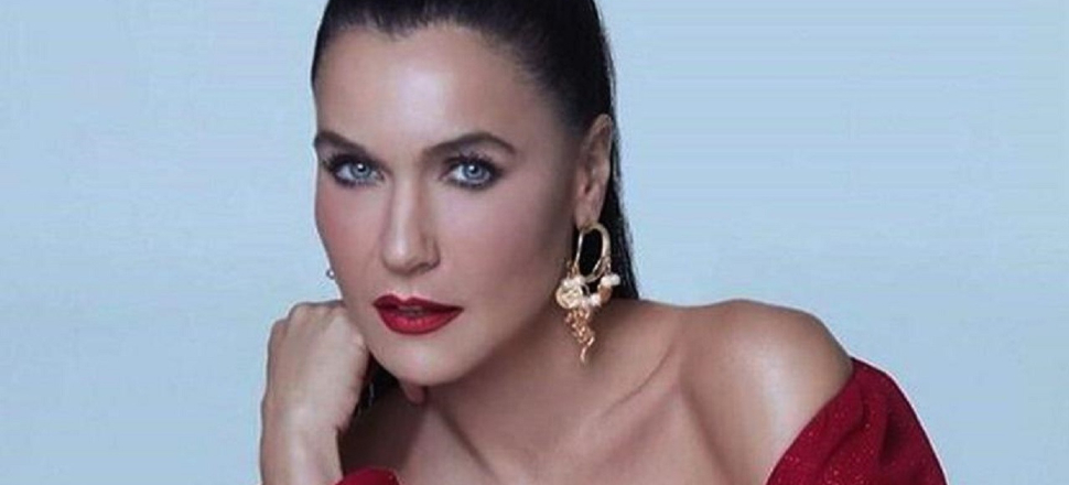 Şevval Sam’dan Bikinili Şov! Nesrin Cavadzade’nin Tatil Keyfi! Tekne Turundan Manzaralar