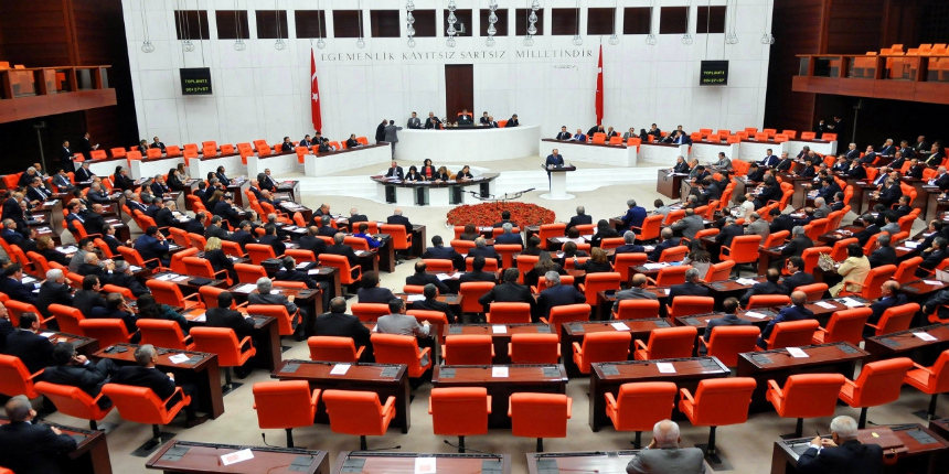 Yeni anayasada önemli madde: Bakanlar Meclis’te hesap verecek