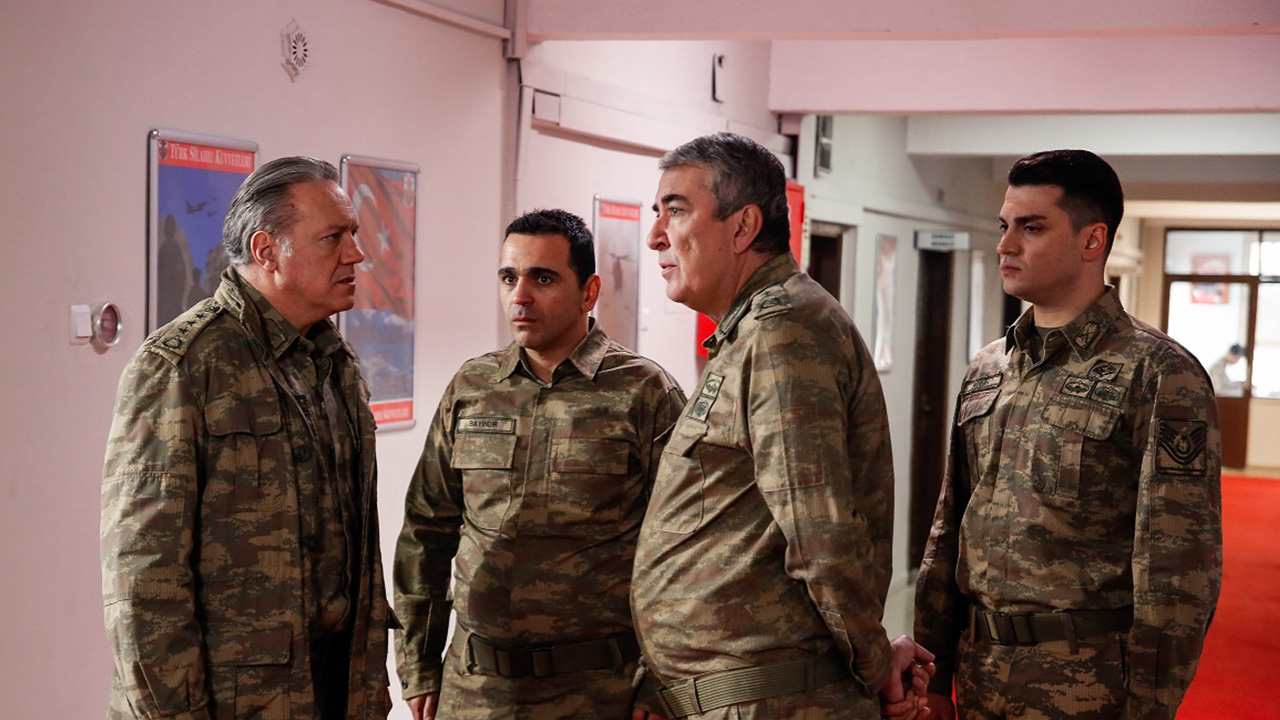 Savaşçı Dizisi Final mi Yapacak! 2 Bölüm Sonra Ekranlara Veda Ediyor! Ünlü Oyuncu Ağzından Kaçırdı