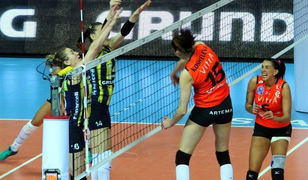 Fenerbahçe - Eczacıbaşı maçında şok: Gözyaşları sel oldu...