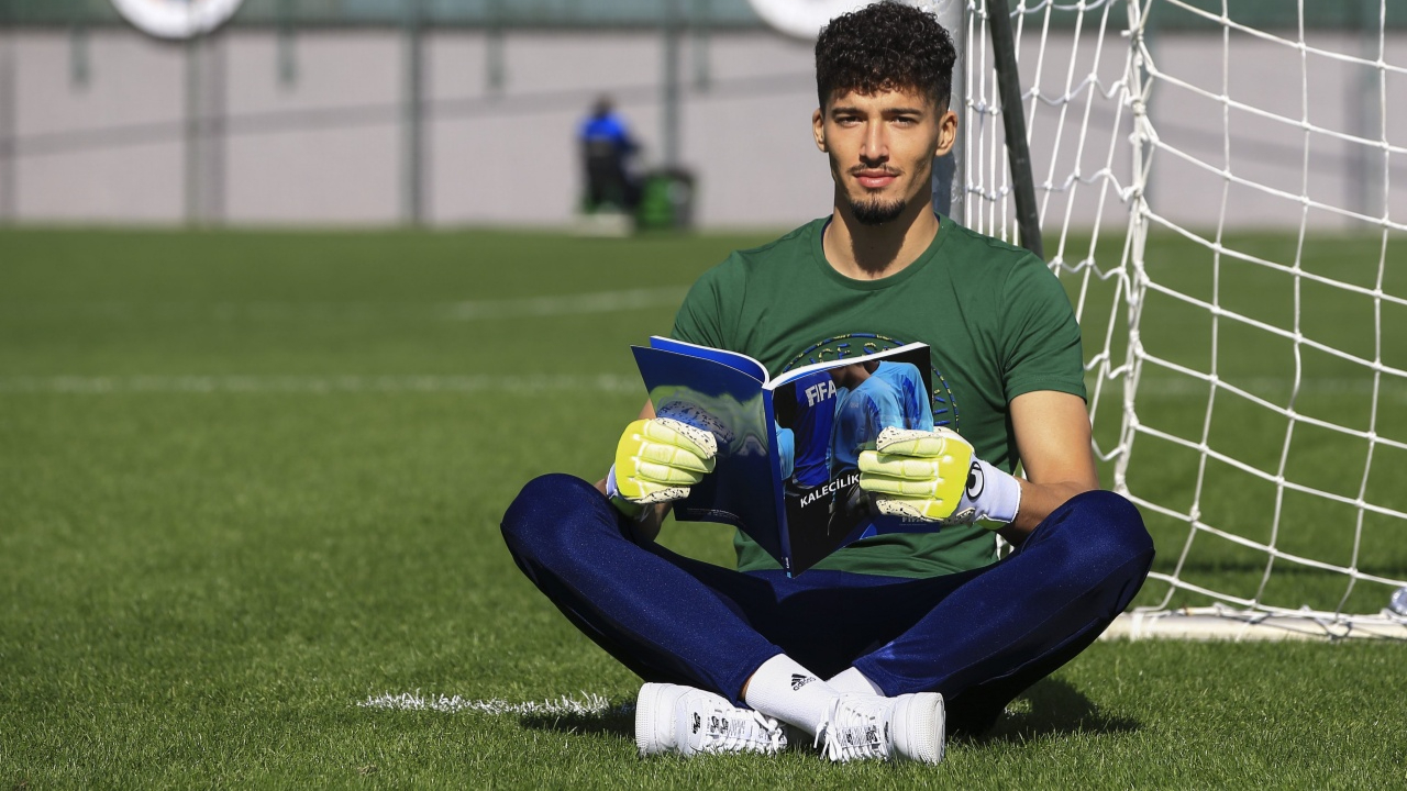 İtalya şampiyonu İnter, Altay Bayındır için Fenerbahçe'nin kapısını çaldı