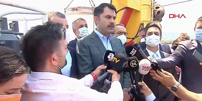 Bakan Kurum: Deniz salyasına karşı afet yönetimi planı çerçevesinde mücadele edeceğiz