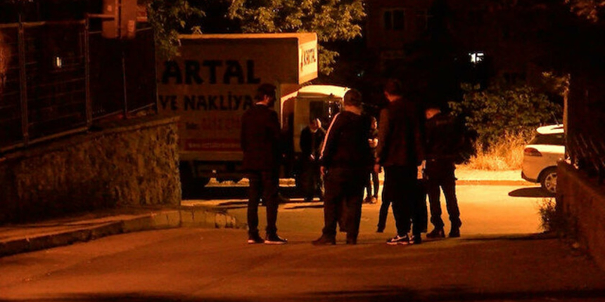 İstanbul'un göbeğinde kalaşnikoflu çatışma: Biri ağır iki yaralı