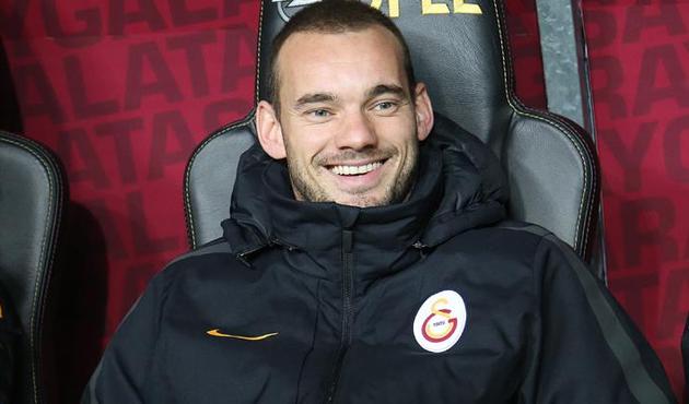 Tudor maç sırasında "Sneijder" dedi, kulübeden şok yanıt geldi: "Tuvalette!"