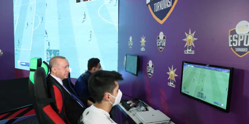 Cumhurbaşkanı Erdoğan e- Spor Turnuvası’nın final maçını izledi