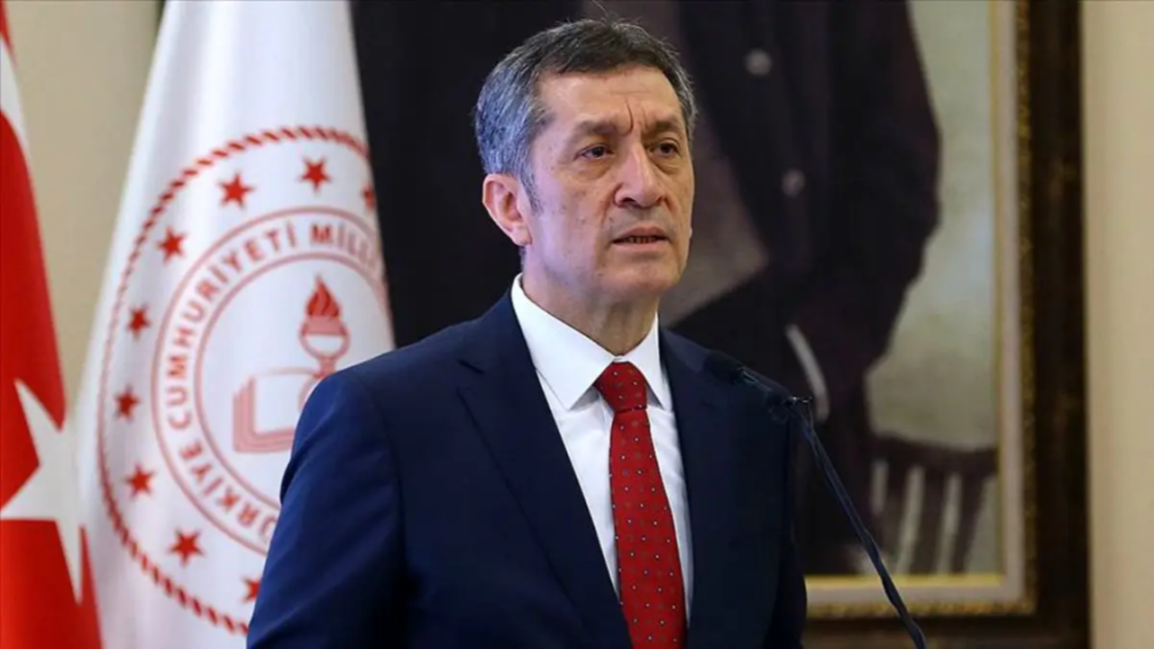 LGS'de benzer soru iddiasına Bakan Selçuk'tan yanıt
