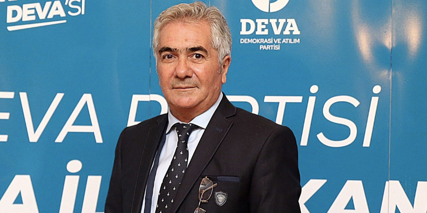 "Ülkeyi komünistlerin yönettiğini görmek istiyorum" dedi, istifa etti