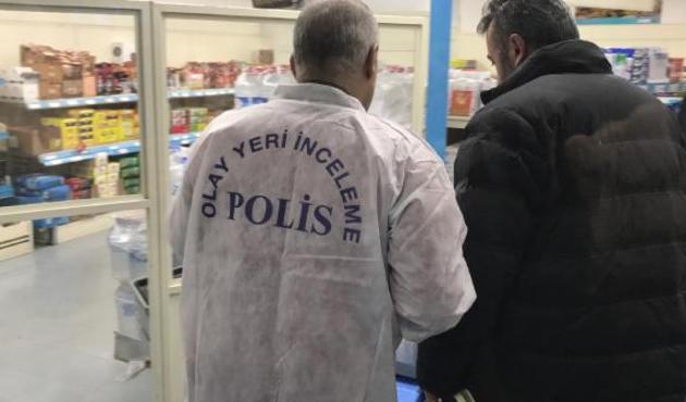 Oyuncak silahla marketi soydu