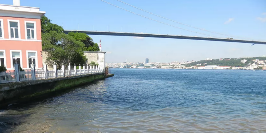 İstanbul Boğazı da kahverengi oldu!