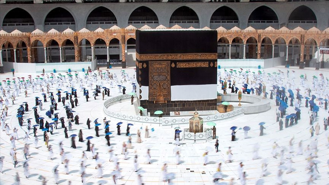 Suudi Arabistan'dan flaş Hac kararı! Sadece oturma izni olanlar gidebilecek!