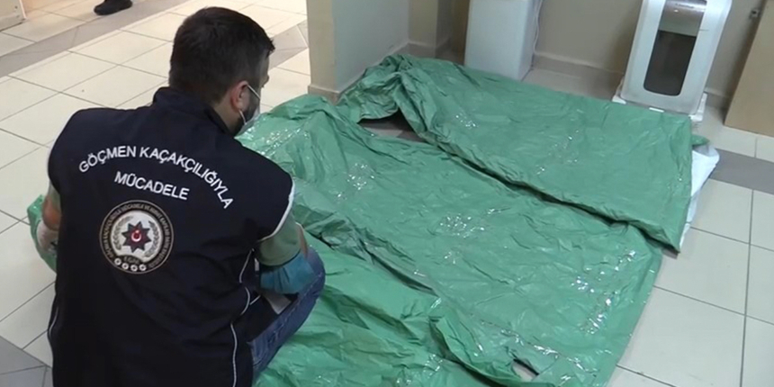 Böylesi görülmedi: Göçmen kaçakçılığı operasyonunda çok ilginç yöntem ortaya çıktı