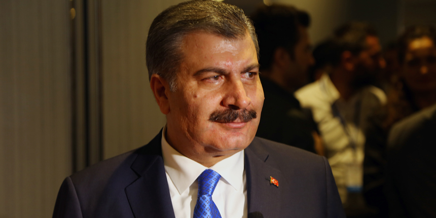 Sağlık Bakanı Koca, Halise Teyze'nin aşıya karşı ön yargısının nasıl değiştiğini paylaştı