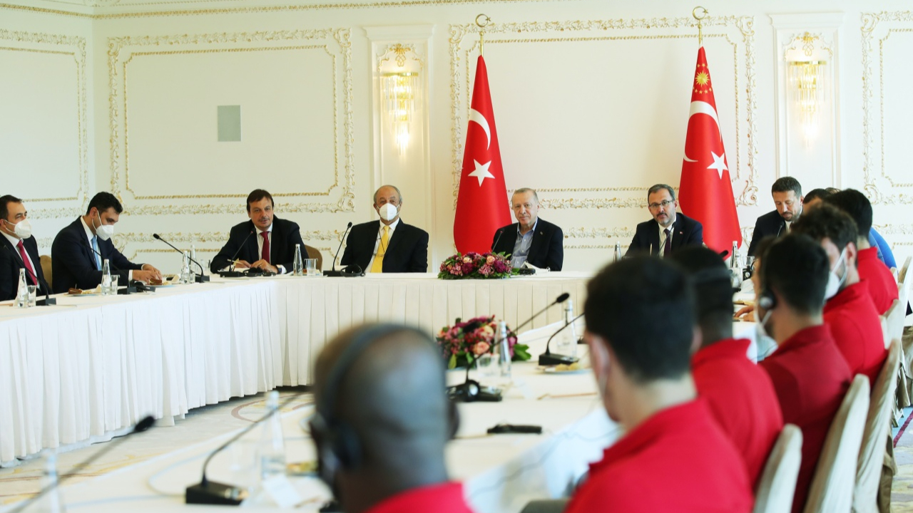 Cumhurbaşkanı Recep Tayyip Erdoğan, Anadolu Efes'i kabul etti
