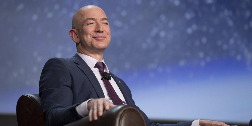 Amazon'un kurucusu Jeff Bezos'un yanındaki koltuk, rekor fiyata alıcı buldu