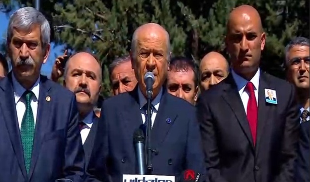 Bahçeli'den muhaliflere Türkeş'in mezarı başından mesaj: "Sabrımız kalmadı!"