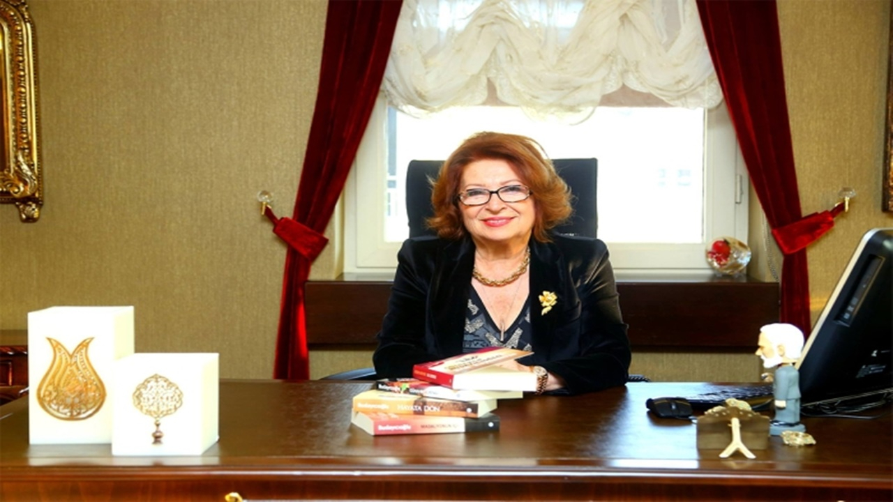 Star Tv yeni dizisini açıkladı! Gülseren Budayıcıoğlu'nun bir kitabı daha dizi oluyor