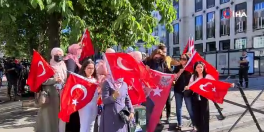 Cumhurbaşkanı Erdoğan’a Brüksel’de sevgi gösterisi