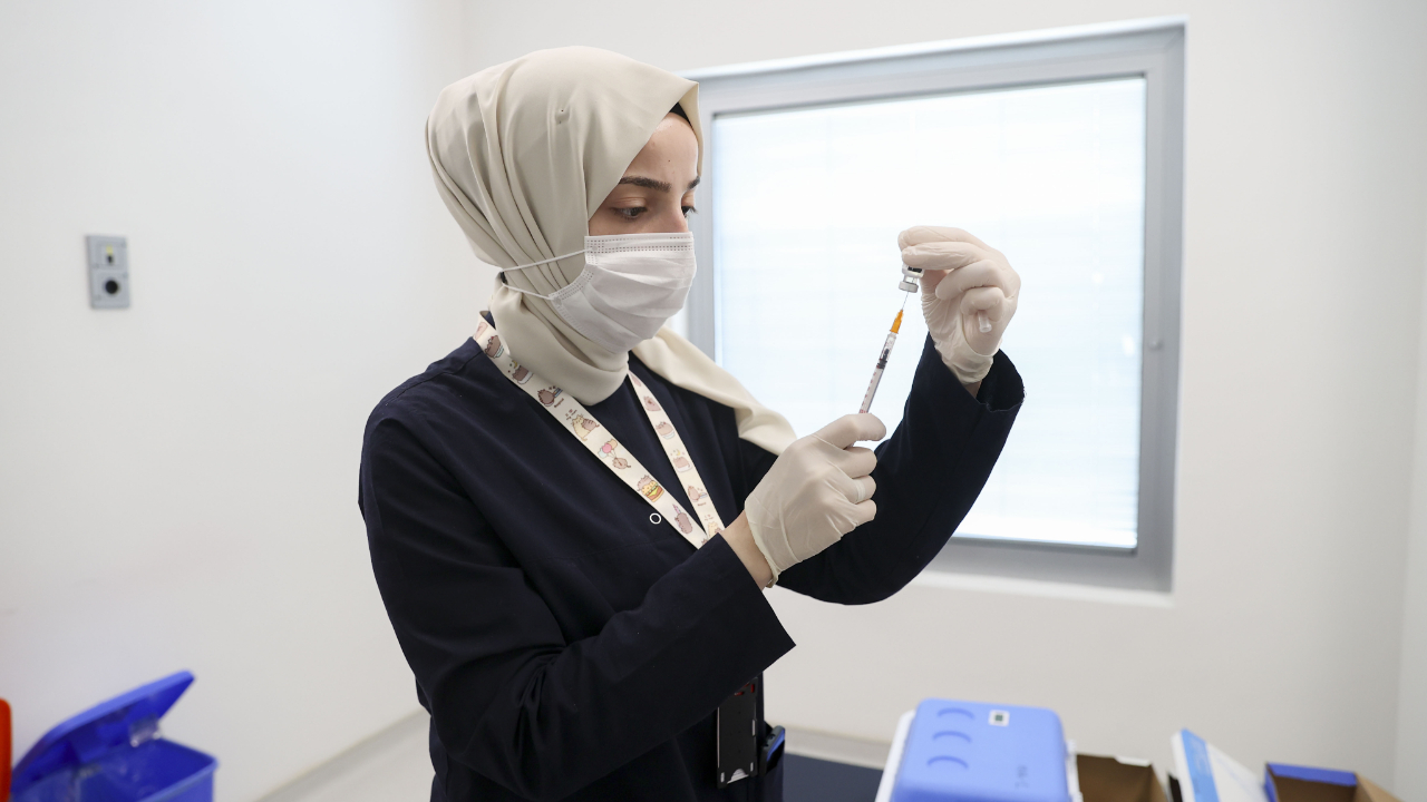 Bakan Koca: Randevusu yok diye 8 bin kişiyi geri çeviremezdik