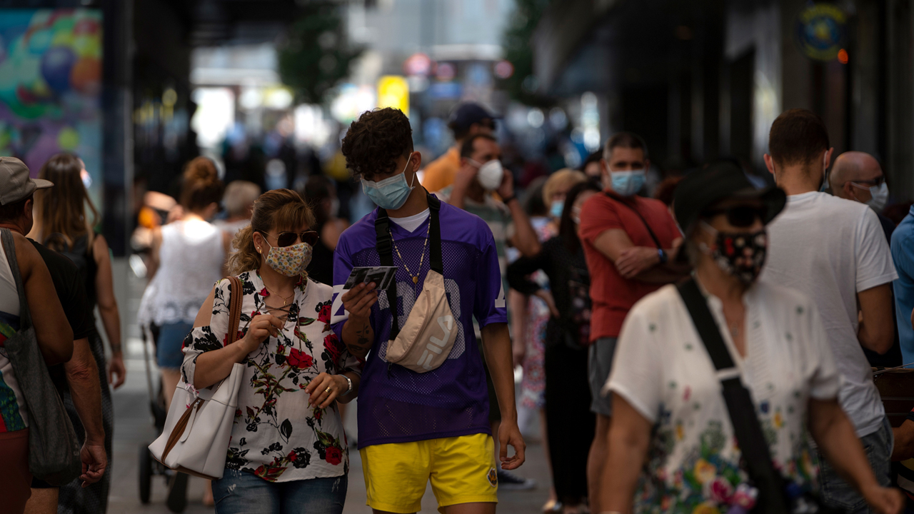 İngiltere'de normalleşmeye 4 hafta erteleme