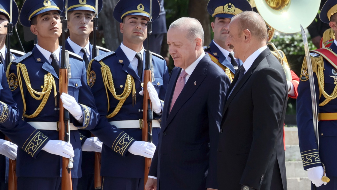 Şuşa'ya tarihi ziyaret! Erdoğan resmi törenle karşılandı
