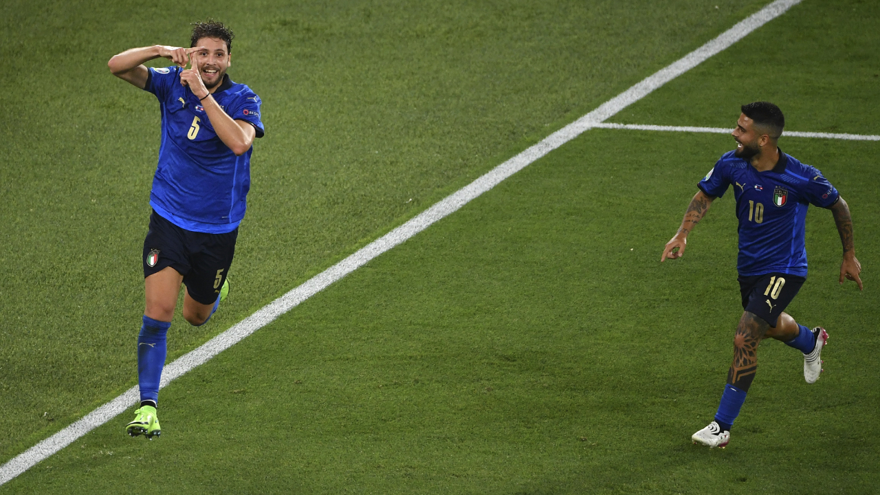 Türkiye'yi 3-0'la geçen İtalya, İsviçre'ye de aynı tarifeyi uygulayarak 2'de 2 yaptı