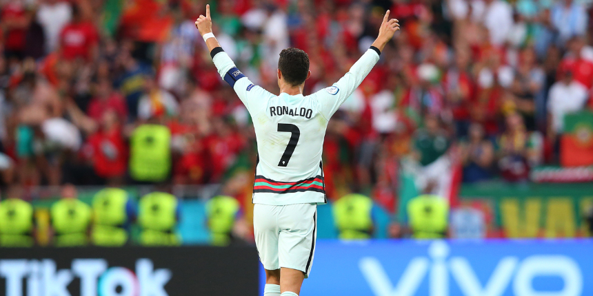 Cristiano Ronaldo, EURO 2020'de tarihe geçti