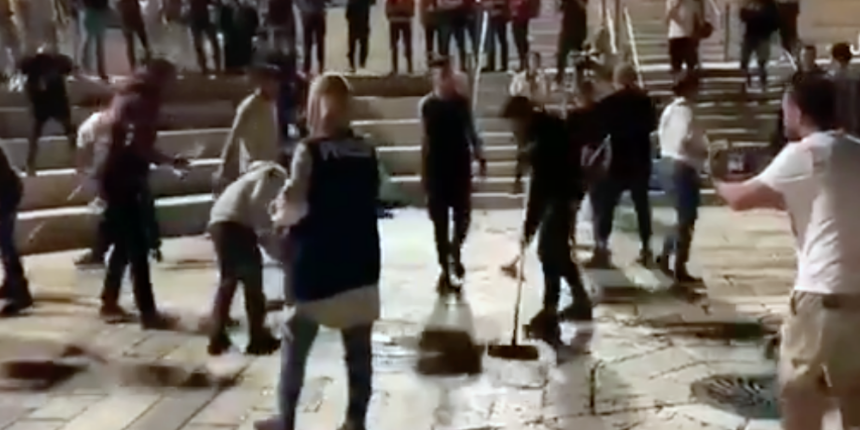 Filistinliler aşırı sağcı Yahudilerin arkasından Kudüs'ü temizliyor!