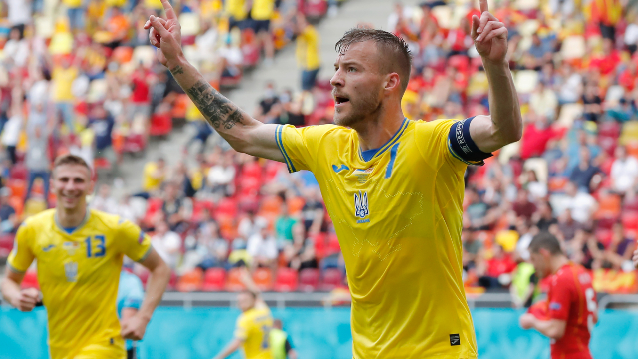 Ukrayna, Andriy Yarmolenko'nun yıldızlaştığı maçta Kuzey Makedonya'yı 2-1 mağlup etti