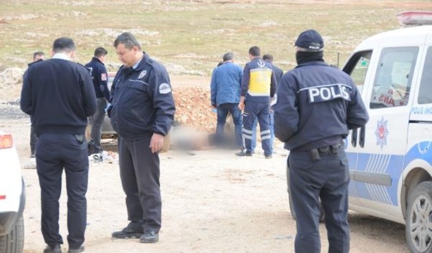 Akşam evinden çıktı, sabah arabasının yanında cesedi bulundu