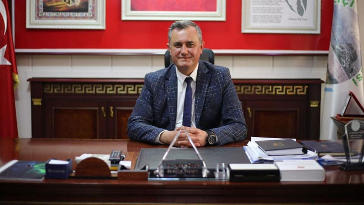 CHP'li başkan Alper Öner 'Ruhum kabul etmiyor' diyerek AK Parti'ye geçti...